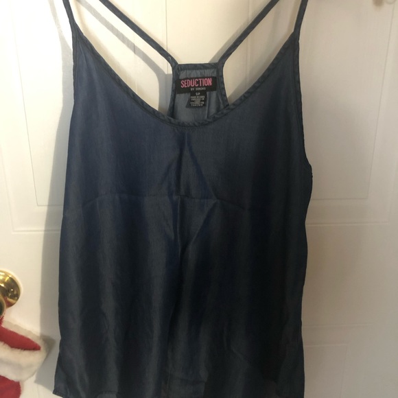 Sleeveless denim blouse - Picture 2 of 3